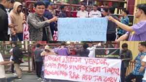 BERAPI-API!!! GMPET-SU UNJUK RASA DI POLDA SUMUT MENDESAK SEGERA PERIKSA DUGAAN MARK UP PENGADAAN PUPUK DI WILAYAH HUKUM POLRES TAPSEL 