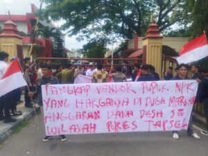 Aksi Jilid II GMPET-SU Desak Poldasu Copot Kapolres Tapsel Dugaan Kasus Mark UP Pengadaan Pupuk
