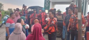 PAC Pemuda Pancasila Medan Tuntungan Berbagi Takjil Di Kampung UMKM