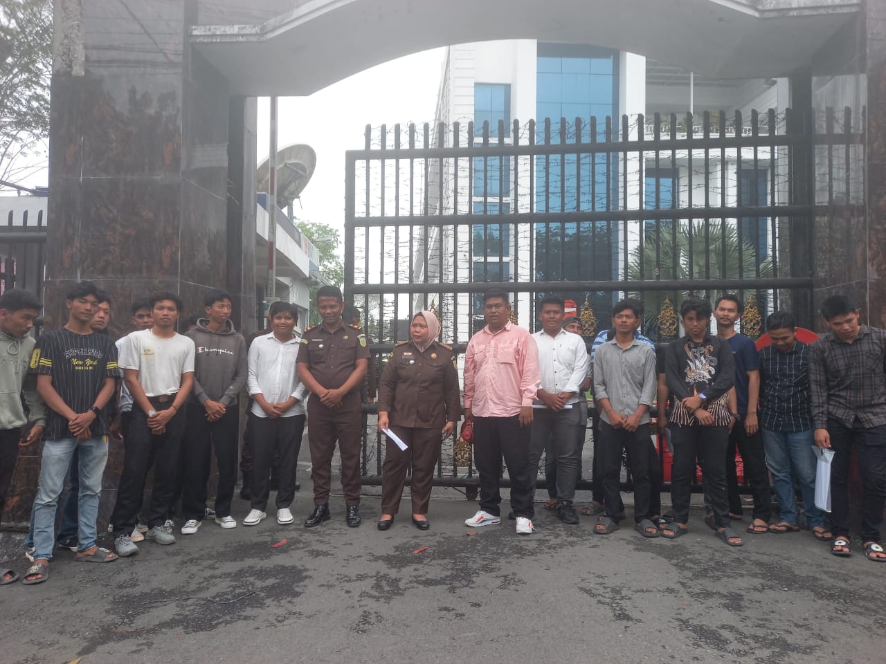 Puluhan Massa Fordisma Sumut Aksi Mengenai BAZNAS Kabupaten Batubara di Kejatisu