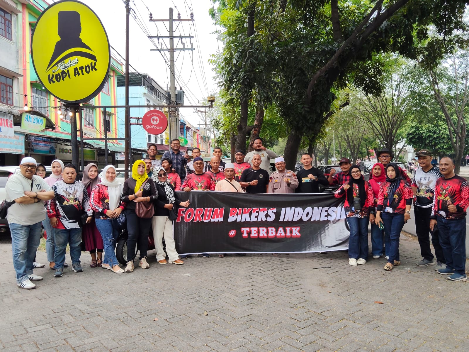 Forum Bikers Indonesia Kembali Gelar Berbagi 500 Paket Takjil Penuh Kebersamaan Di Bulan Suci Ramadhan 1446 H