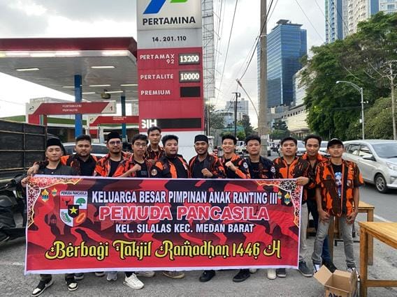 Pimpinan Anak Ranting III PP Kelurahan Silalas Medan Barat Sukses Berbagi Kebaikan 300 Paket Takjil Penuh Kebersamaan 